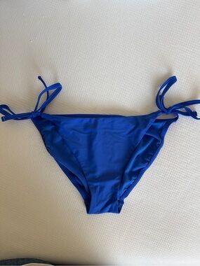 Shade & Shore Women’s Side-Tie Bikini in Blue size L